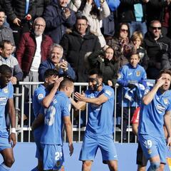 El Fuenlabrada asalta el segundo puesto en un partido loco