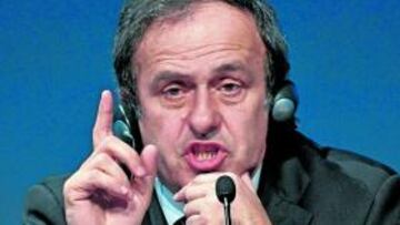 <b>TAJANTE. </b>Platini no quiere morosos en las Ligas europeas.