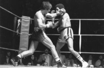 18 de diciembre de 1977. Recinto Ferial de Ganado de Torrelavega. Santander, Madrid. Celio "Uco" Lastra vence a Rafael Ortega por veredicto unánime en los puntos y se proclama campeón del mundo de los pesos plumas versión WBA.