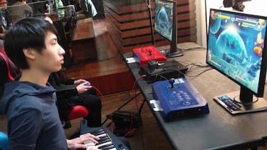 Juegan a Dragon Ball FighterZ usando un piano de Rock Band