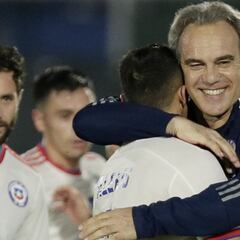 Lasarte explica el caso Vargas y aclara el estado físico de Medel