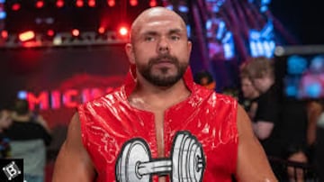 El 2018 fue un año muy importante para Michael Elgin porque fue el ganador del Grand Prix para el equipo extranjero.