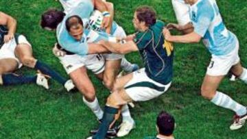 <b>LA FIEREZA SURAFRICANA. </b>Los argentinos no pudieron en ningún momento con el juego de los surafricanos que fueron justos vencedores de la segunda semifinal.