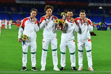 Sebastian Córdova, Guillermo Ochoa, Henry Martin y Jorge Sanchez en los Juegos Olimpicos de Tokio 2020. Martín y Sánchez disputarán su primera Copa del Mundo en Qatar.