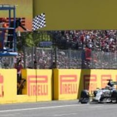 Hamilton se divierte y Alonso regresa a la nada