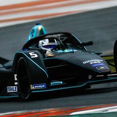 Juncadella se sube al Mercedes