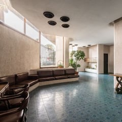 El motivo por el que los portales de los edificios están más frescos en verano que las viviendas