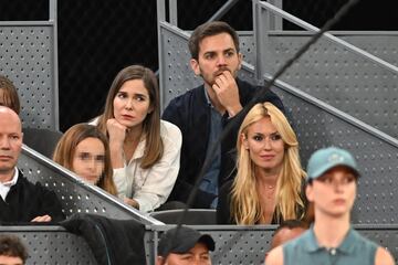 Natalia Sánchez, Marc Clotet y Carolina Cerezuela durante el partido de Rafa Nadal en el Mutua Madrid Open.