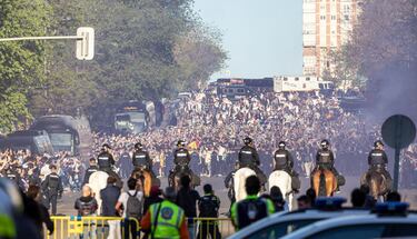 Así recibió el madridismo el autobús del equipo en el Bernabéu