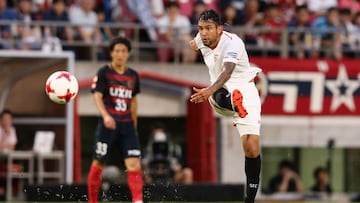 Walter Montoya, ante el Kashima Antlers.