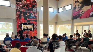 Charla preventiva sobre temas de apuestas y juegos de azar a jugadores del filial Mallorca B y juveniles.
