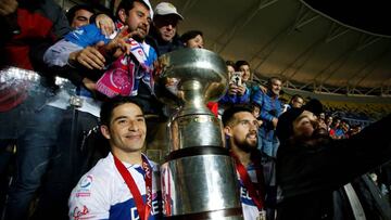 Católica igualó su mejor marca de títulos en un año