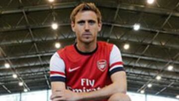 Monreal ya viste los colores de su nuevo equipo.