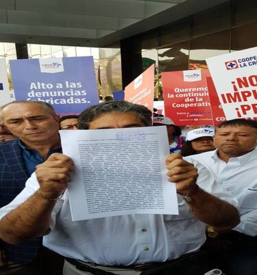 Socios de la Cooperativa Cruz Azul piden salida de Billy Álvarez