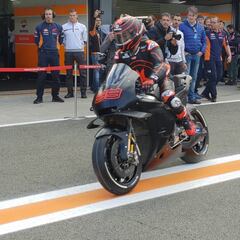 La era Lorenzo en Honda arrancó a las 12:56 en Valencia