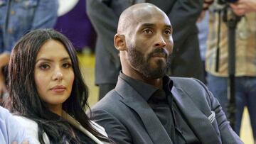 Vanessa Bryant busca $42.5 millones en juicio por las fotos del accidente de Kobe.