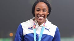 JJPANA3784. LIMA (PER&Uacute;), 06/08/2019.- Chantel Malone de Islas V&iacute;rgenes Brit&aacute;nicas, medalla de oro, posa este lunes en la premiaci&oacute;n de la prueba salto de longitud femenino de atletismo en los Juegos Panamericanos 2019, en Lima (Per&uacute;). EFE/ Orlando Barr&iacute;a