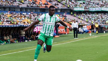 MEDELLIN, COLOMBIA - AUGUST 31: Marino Hinestroza of Atletico Nacional runs with the ball during a BetPlay DIMAYOR match between Atletico Nacional and Envigado at Estadio Atanasio Girardot on August 31, 2025 in Medellin, Colombia. (Photo by Camila Ortega/Eurasia Sport Images/Getty Images)