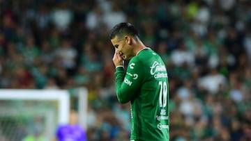 James Rodriguez of Leon received red card during the 17th round match between Leon and Monterrey as part of the Liga BBVA MX, Torneo Clausura 2025 at Nou Camp Leon Stadium, on April 20, 2025 in Leon, Guanajuato, Mexico.