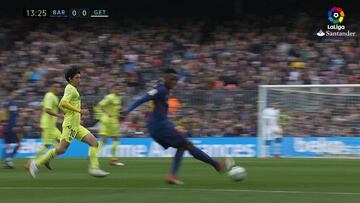 Pasó por alto: el pase a lo Laudrup de Yerry Mina que casi le cuesta un gol al Barça