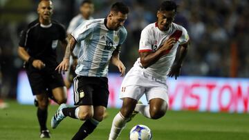 Buenos Aires 05 Octubre 2017  Eliminatorias Rusia 2018  Argentina vs Peru en el Estadio La Bombonera.  Lionel Messi de Argentina  Foto Ortiz Gustavo