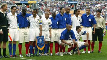En 2004. Brasil y Francia jugaron por el Centenario de la FIFA en 2004. Los brasileños vistieron de blanco.