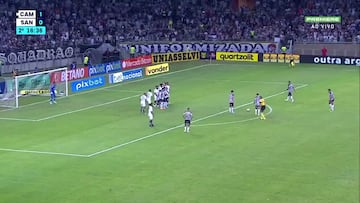 Con 38 años aún le pega así y tiene el récord histórico de potencia, 214 km/h: ¡fíjense en los de la barrera!