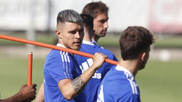 Narváez, durante un entrenamiento, apunta este domingo a titular.