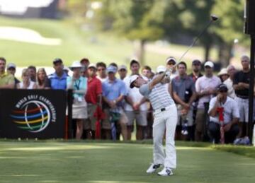 La emoción estuvo servida hasta el final, pero fue Rory Mcllroy quien finalmente decantó la balanza de su parte y se alzó con la victoria en el Bridgestone Invitational de Akron, relegando a Sergio García a un meritorio segundo puesto. 