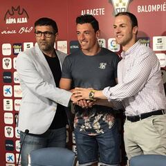 "Tuve ofertas pero tenía claro que quería seguir en el Albacete"