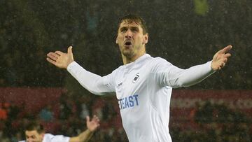 Otro doblete de Llorente en la goleada del Swansea