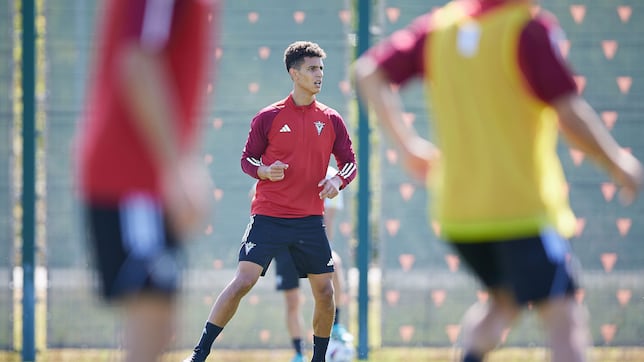 El Oviedo cierra con el Girona la llegada de Ilyas Chaira como cedido