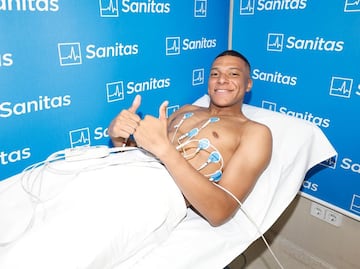 Kylian Mbappé durante el reconocimiento médico.