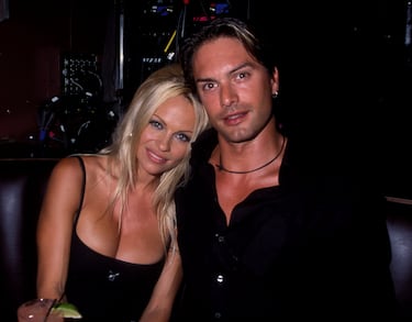 Modelo sueco. Tuvieron una relación discreta y estuvieron comprometidos durante un año. Pamela terminó la relación porque buscaba “algo diferente”, alguien con más pasión3.