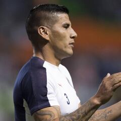 Los zapatos del debut de Salcido, un regalo de Galindo