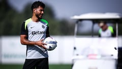 Luis Suárez ya da ejemplo en Sporting