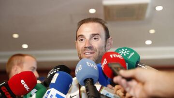Valverde, a por su primer Giro de Lombard¨ªa con el arco¨ªris