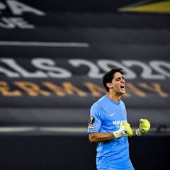 Bono: "Practiqué los penaltis con Ocampos, que lanza parecido"