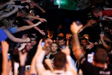 El público estuvo pletórico y apoyó al máximo a su representante en la única pelea de Conor McGregor en UFC en su país. Más de 9.000 personas arroparon a ‘The Notorious’ en un evento que generó casi un millón y medio de dólares.