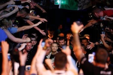 El público estuvo pletórico y apoyó al máximo a su representante en la única pelea de Conor McGregor en UFC en su país. Más de 9.000 personas arroparon a ‘The Notorious’ en un evento que generó casi un millón y medio de dólares.