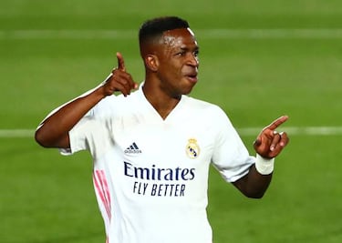 Vinicius hace virtud de la necesidad