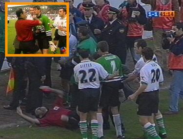 El Comité de Competición impuso 12 partidos de sanción al guardameta del Racing de Santander, José María Ceballos, por conducta violenta contra el árbitro Prados García, en una imagen que quedó para el recuerdo, tras fingir el colegiado que recibía un cabezazo. 