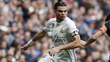 Pepe ya duda sobre irse a China