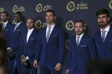 Cristiano Ronaldo posa en el photocall junto a su compañeros Ricardo Quaresma. Rui Patricio, William Carvalho, Ricardo Quaresma, Joao Moutinho y Andre Gomes.