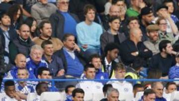 Caras largas en el banquillo del Chelsea.