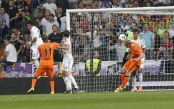 0-1.Mathieu anota el primer tanto.