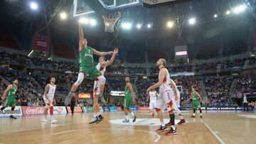 Voigtmann anota ante el Galatasaray.