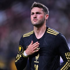 ¿Cambio de equipo en Italia? Santiago Giménez habla sobre su futuro en la Serie A