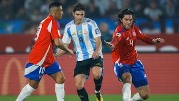 Oficial: un chileno deja su club en Europa y partirá a esta liga