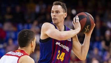 Kyle Kuric en acci&oacute;n en un encuentro con el Bar&ccedil;a.